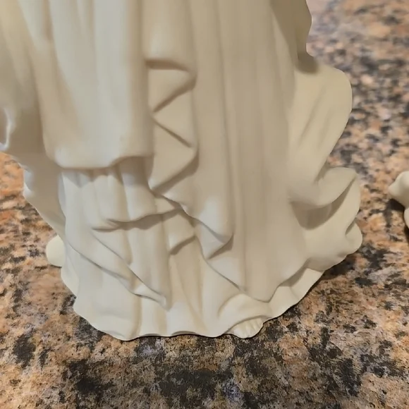 Vintage Partylite Set of Three White Angel Figurines - Picture 10 of 11